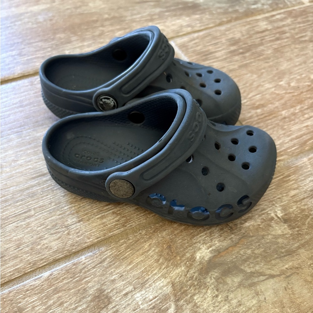 CROCS navy blue kids clogs
